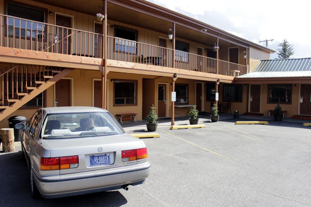 Country Motor Inn Livingston Kültér fotó