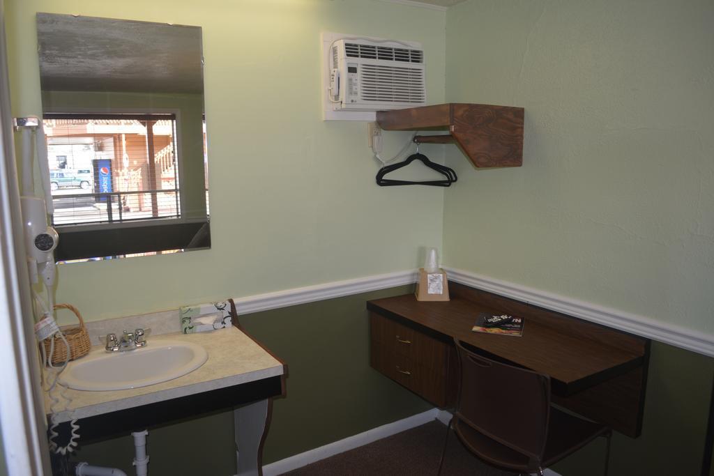 Country Motor Inn Livingston Kültér fotó