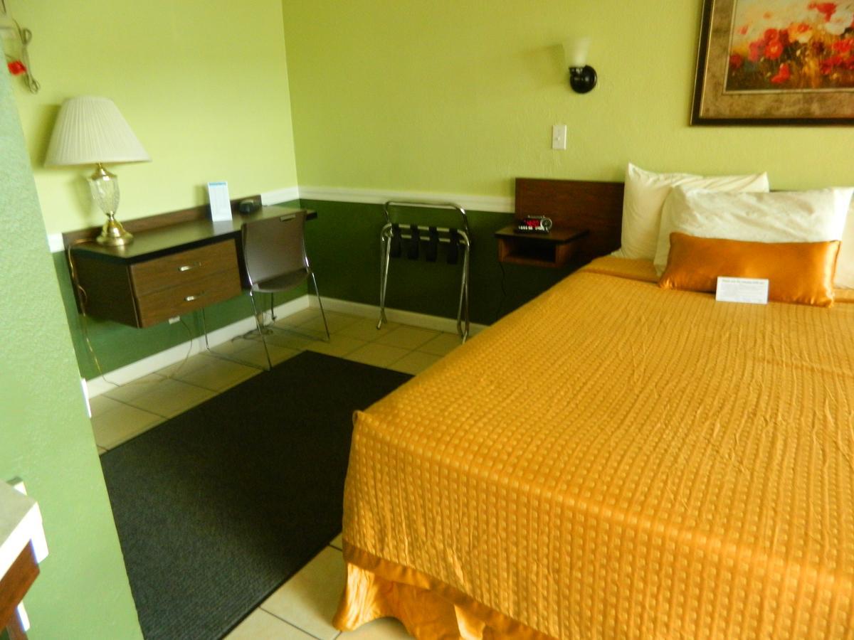 Country Motor Inn Livingston Kültér fotó