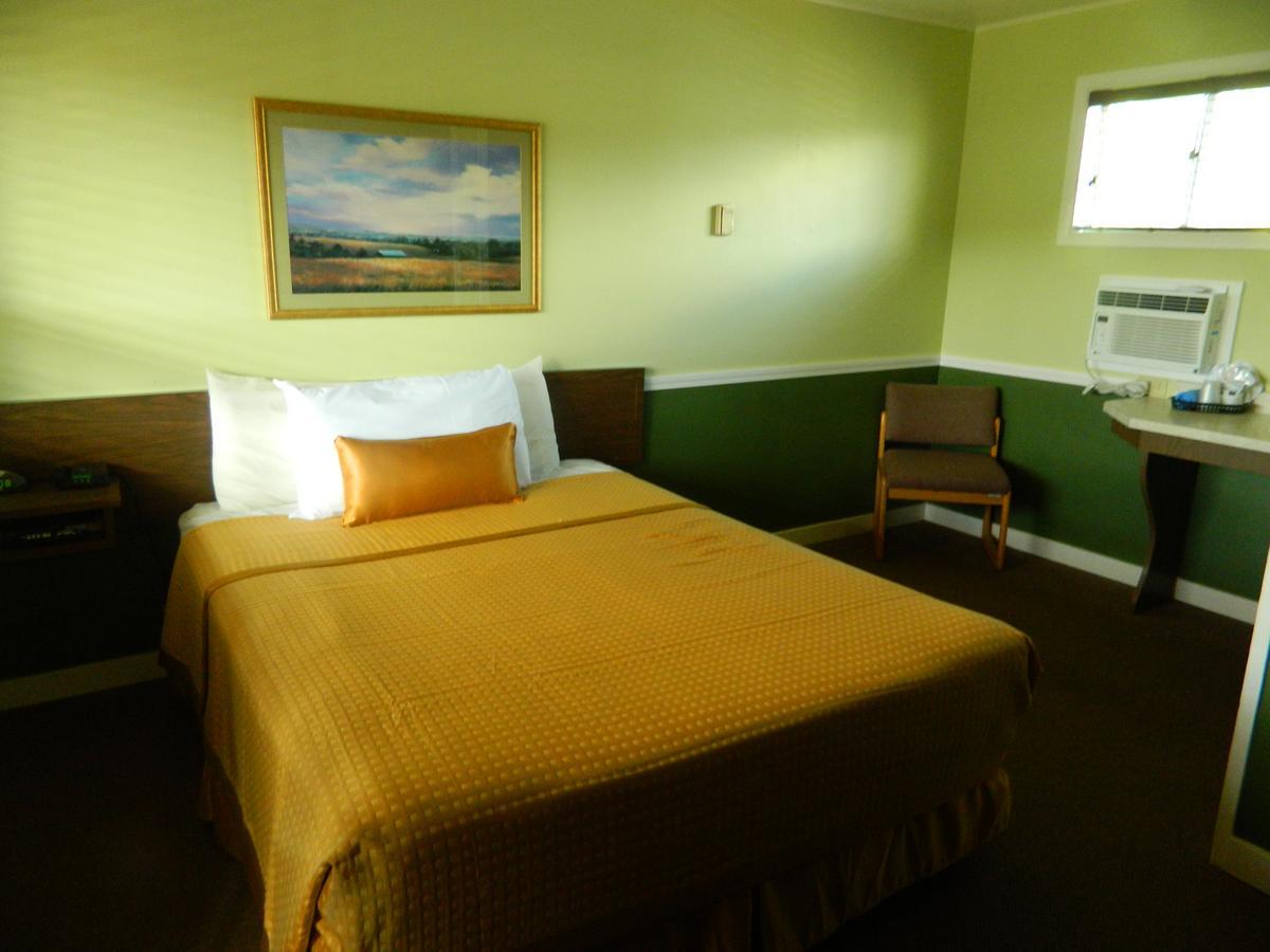 Country Motor Inn Livingston Kültér fotó