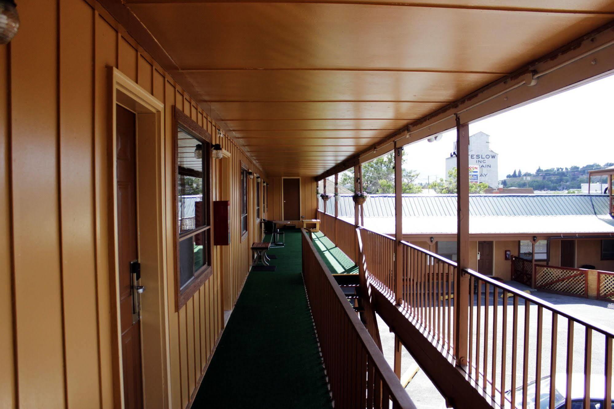 Country Motor Inn Livingston Kültér fotó
